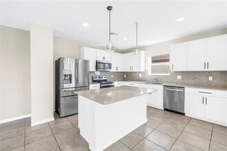 8527 Abalone Loop in Parrish, FL - Building Photo - Building Photo