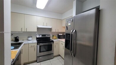 14951 SW 82nd Ln in Miami, FL - Building Photo - Building Photo