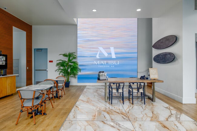 Malibu in Tucson, AZ - Building Photo - Lobby