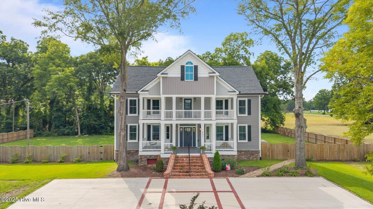 902 College St in Vanceboro, NC - Building Photo