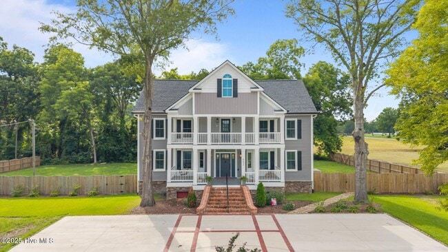 property at 902 College St