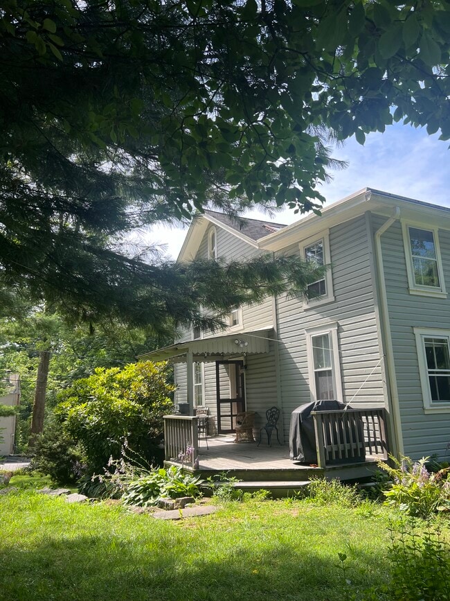 552 South Ave