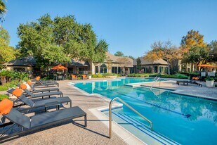 Thornbury Apartments