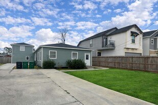 8704 Lanewood Dr in Houston, TX - Building Photo