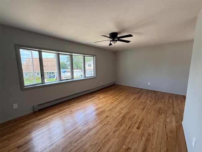200 Nassau Ln in Island Park, NY - Building Photo - Building Photo