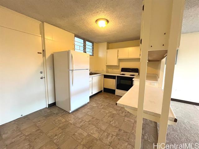 property at 2001 Aupuni St