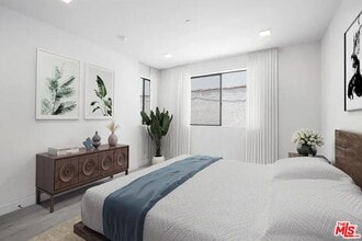 1111 N Kenmore Ave in Los Angeles, CA - Building Photo - Building Photo