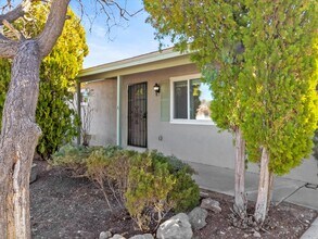 602 Cerro De Ortega Dr SE in Rio Rancho, NM - Building Photo - Building Photo