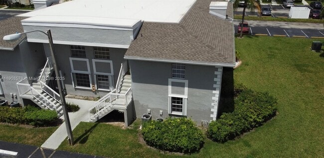 455 NE 210th Cir Terrace in Miami, FL - Building Photo - Building Photo