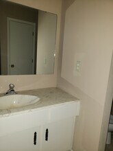 8 NE 62nd Pl, Unit 6 in Gladstone, MO - Foto de edificio - Building Photo