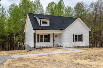 732 Lucas Rd in Dickson, TN - Building Photo - Building Photo