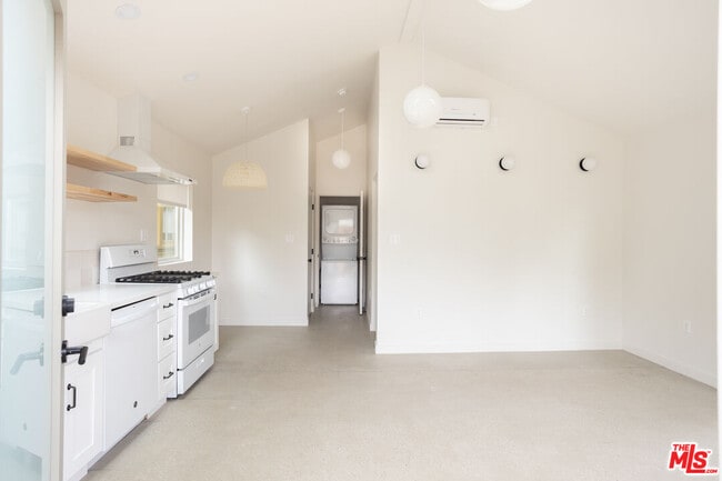 property at 4949 Sycamore Terrace