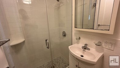 EAST 65 STREET in New York, NY - Building Photo - Building Photo