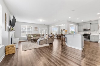 5441 Merrywind Ct in Myrtle Beach, SC - Foto de edificio - Building Photo