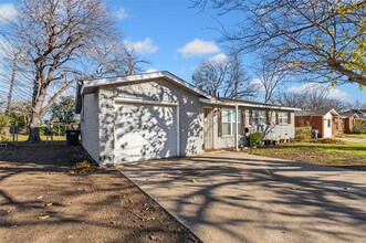 1001 Altamont Dr in Fort Worth, TX - Building Photo - Building Photo