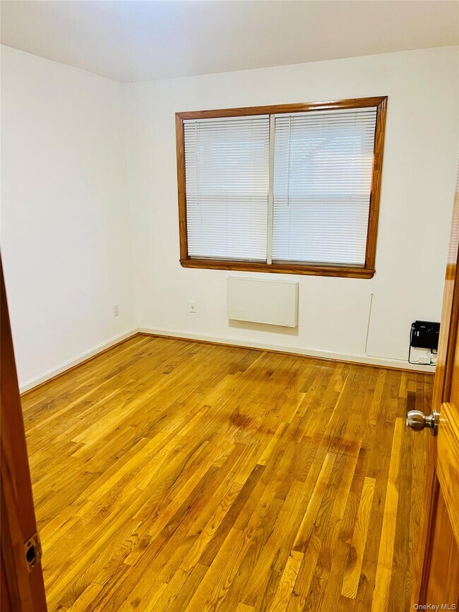 240-41 68th Ave in Queens, NY - Building Photo - Building Photo