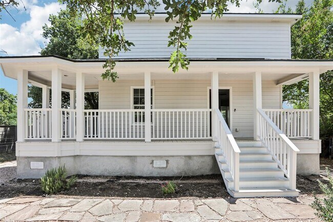 1127 Nickols Ave in Austin, TX - Building Photo - Building Photo