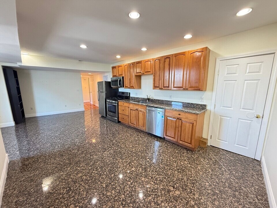 23 Forest St in Medford, MA - Building Photo