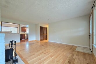 5704 61st Dr NE in Marysville, WA - Building Photo - Building Photo