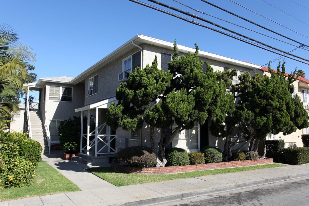 3807 E 10th St in Long Beach, CA - Building Photo