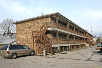 Crescent Terrace Apartments in Louisville, KY - Building Photo - Building Photo