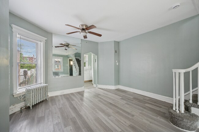 228 N Edgewood St in Philadelphia, PA - Building Photo - Building Photo