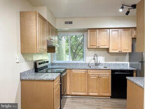 1781 Wainwright Dr in Reston, VA - Building Photo - Building Photo
