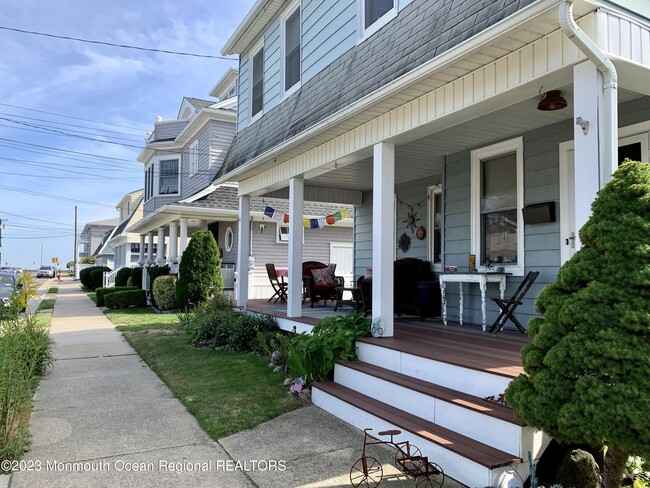 37 East End Ave in Avon By The Sea, NJ - Foto de edificio - Building Photo