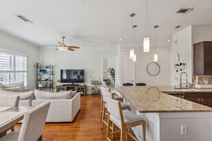 2950 McKinney Ave, Unit 424 in Dallas, TX - Building Photo