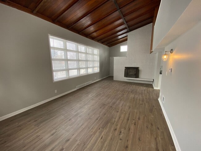 4619 Saratoga St in Omaha, NE - Building Photo - Building Photo