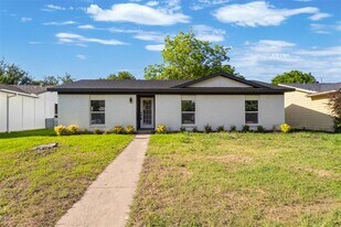 913 Roaming Rd Dr in Allen, TX - Building Photo
