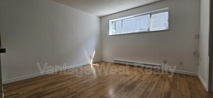 1480 Leaside Ave in Kelowna, BC - Building Photo - Building Photo