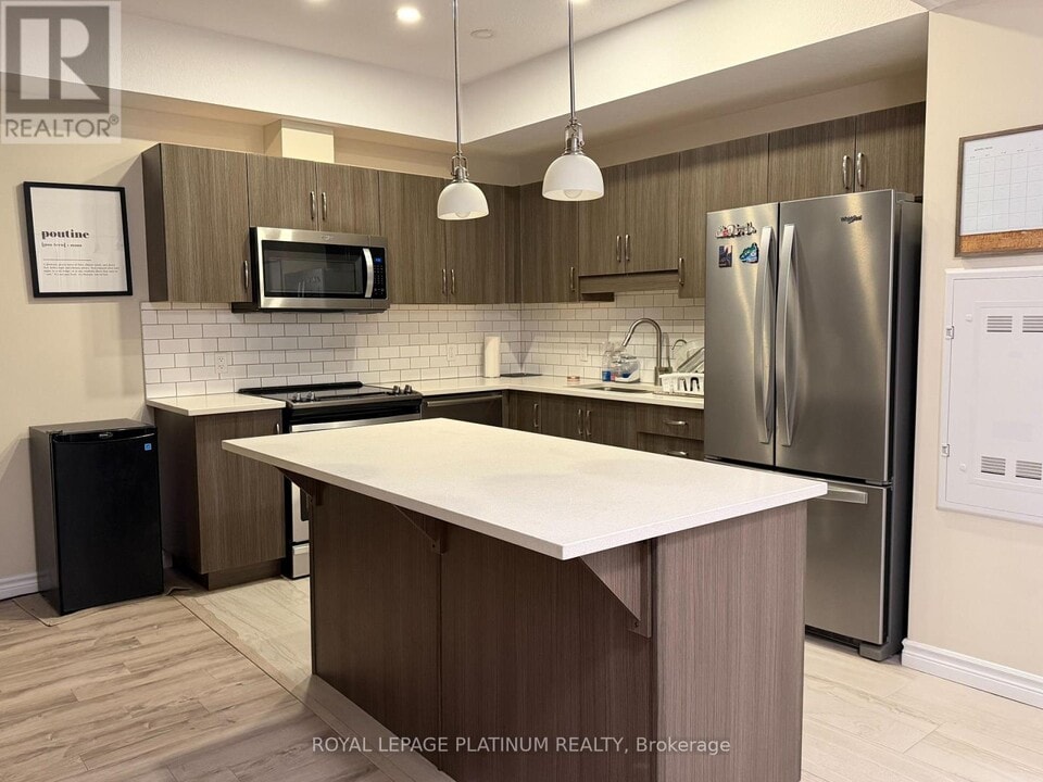 333 Gosling Gardens in Guelph, ON - Building Photo