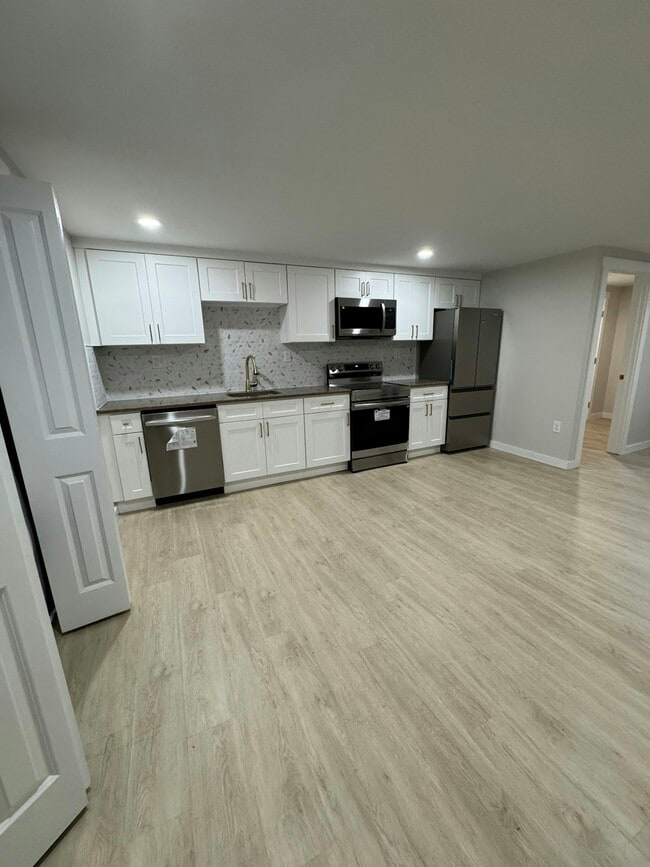 2416 N Charles St in Baltimore, MD - Building Photo - Building Photo