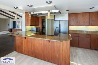 5112 Maunalani Cir in Honolulu, HI - Building Photo - Building Photo