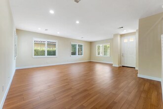 25617 Henley Way in Stevenson Ranch, CA - Building Photo - Building Photo