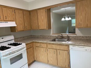 85 N Middletown Rd-Unit -B1 in Nanuet, NY - Building Photo - Building Photo