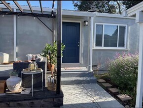 972 Haven Ave in Redwood City, CA - Building Photo - Building Photo