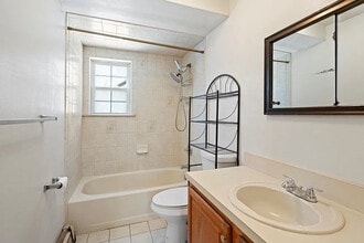 12 Greenlawn Rd in Huntington, NY - Building Photo - Building Photo