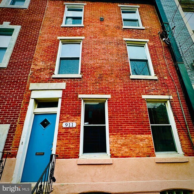 911 S 16th St in Philadelphia, PA - Building Photo - Building Photo