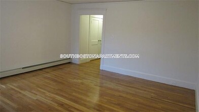 489 E Broadway-Unit -4 in Boston, MA - Building Photo - Building Photo