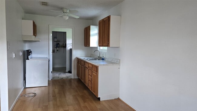 2739 Lawrence Rd in Kemah, TX - Building Photo - Building Photo