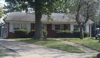 2039 Nashville Ct, Unit Side in Lexington, KY - Building Photo