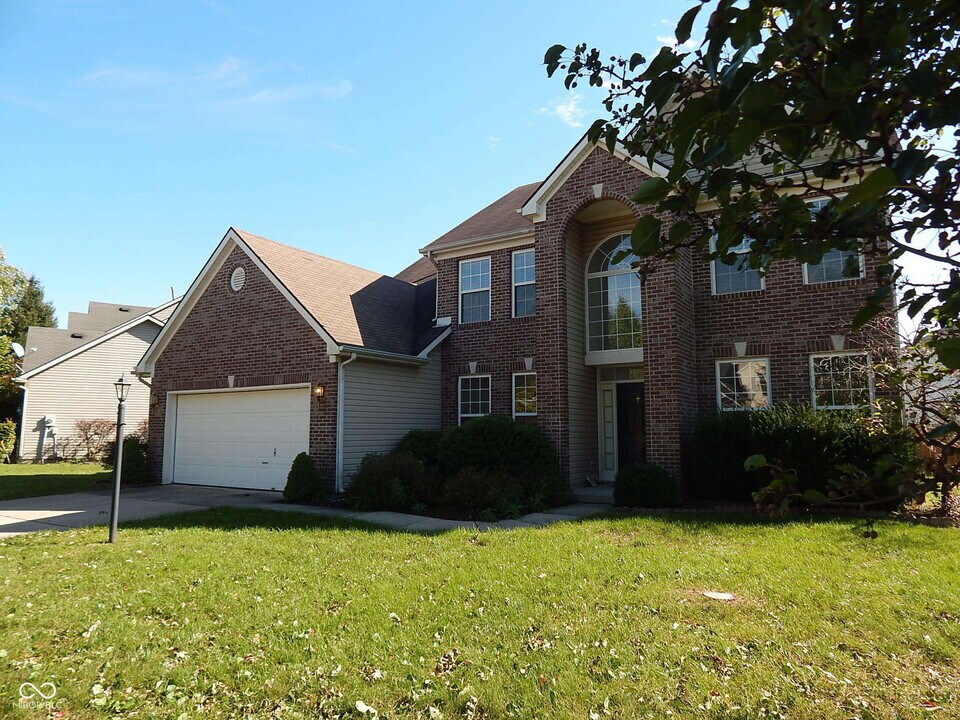 12631 Geist Cove Dr in Indianapolis, IN - Building Photo