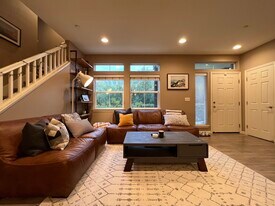 837 Font Ter in San Jose, CA - Building Photo