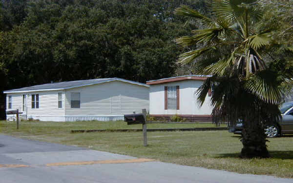 Pine Oaks/pine Haven Mhp in Plant City, FL - Building Photo