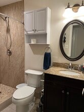 21082 Gladstone Dr in Sterling, VA - Building Photo - Building Photo