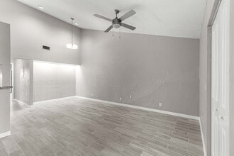 4151 SE 22nd Ave, Unit C in Ocala, FL - Foto de edificio - Building Photo