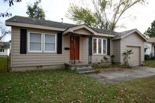 320 E 46th St in Tulsa, OK - Building Photo