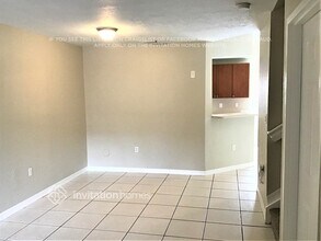 8910 SW 220th Ln in Cutler Bay, FL - Building Photo - Building Photo